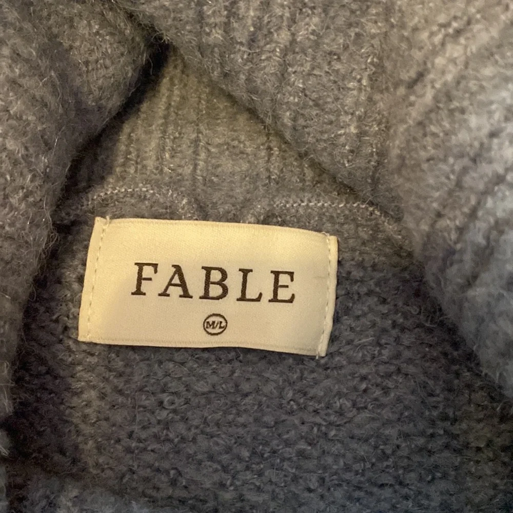 FABLE cowl neck chunky blue gray short waist M/L acrylic blend sweater